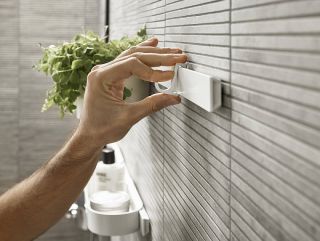 Декоративная планка для аксессуаров Hansgrohe WallStoris 27904700 белый