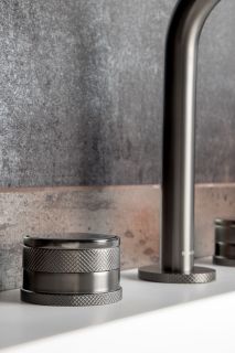 Встраиваемый смеситель для раковины Boheme Prestige 152-GM-PR оружейная сталь