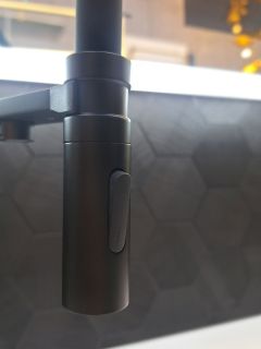 Смеситель для кухни с гибким изливом AltroBagno Flusso 050204 NeOp 	черный матовый