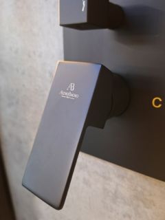 Душевая система AltroBagno Lamberto 040105 NeOp черный матовый