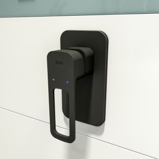 Встраиваемый смеситель с одним выходом IDDIS Slide SLIBL00i66 чёрный матовый