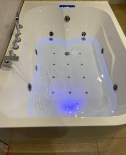 Гидромассажная ванна Frank F152R правая 1700х1200х600